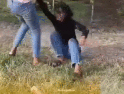 Viral,Video Sahabat Sejati Meski Keduanya Oleng Diakibatkan Aqua Racing