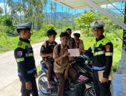Cegah Pelanggaran Sejak Dini, PJR Ditlantas Polda Sulbar Edukasi Pelajar di Jalan Raya