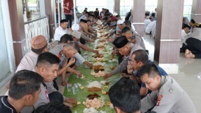 Kapolda Sulbar Titip Doa Demi Keamanan Kondusif di Tengah Kegiatan Yasinan Bersama Anak Yatim