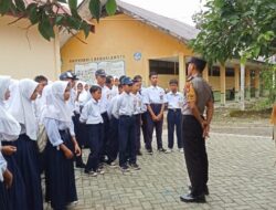 Bhabinkamtibmas Sambangi SMPN 1 Bambalamotu, Beri Edukasi Bijak Bermedsos
