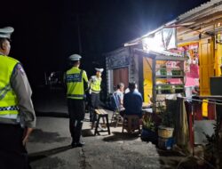 Patroli Tertib Berkeselamatan, Ditlantas Polda Sulbar Gencarkan Edukasi di Malam Hari