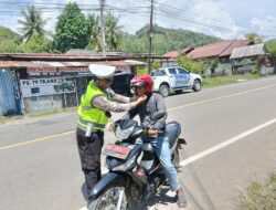 Jaga Keamanan dan Ketertiban, Polantas Polda Sulbar Lakukan Pengaturan dan Edukasi Lalu Lintas Menyeluruh di SD Inpres Auni Kalukku