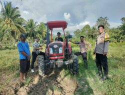 Kapolsek Bambalamotu Bersama Warga Olah Lahan Jagung 4 Hektar di Kasoloang, Dukung Ketahanan Pangan