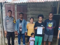 Bhabinkamtibmas Polsek Baras Mediasi Kasus Pemukulan Suami-Istri, Kedua Pihak Sepakat Damai Secara Kekeluargaan di Dusun Buana Mukti