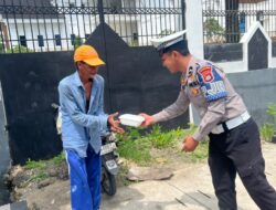 Jumat Berkah, Ditlantas Polda Sulbar Kembali Hadir di Tengah Masyarakat Berbagi Makanan Gratis