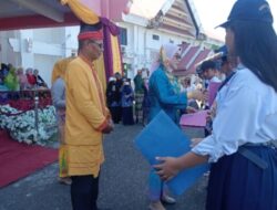 Hardiknas 2026, Pemkab Pasangkayu Beri Penghargaan kepada Siswa Berprestasi