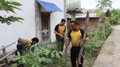 Sambut Hari Bhayangkara Ke-80, Kapolres Pasangkayu Pimpin Bakti Sosial Bersih-Bersih di Tiga Tempat Ibadah Serentak