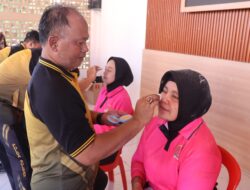 Kapolres Joko Kusumadinata Pimpin Lomba Gembira HUT Bhayangkara ke-80, Tarik Tambang hingga Make Up Istri Bikin Ngakak