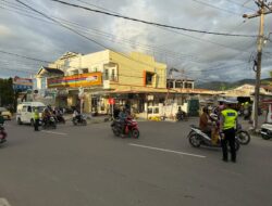 Urai Kemacetan Sore Hari Ditlantas Polda Sulbar Berikan Pelayanan Terbaik di Tiga Titik Padat Kendaraan