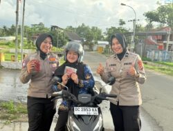 Konsisten Apresiasi Pengguna Jalan, Ditlantas Polda Sulbar Kembali Bagikan Sayur Segar Gratis untuk Pengendara Tertib