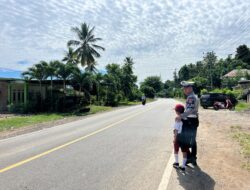 Sigap Urai Macet dan Jaga Siswa, Sat PJR Ditlantas Polda Sulbar Amankan 2 Titik Rawan di Mamuju