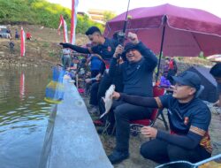 Sorakan Gembira Mengiringi Kesuksesan Kapolda Sulbar Dapat Ikan Pertama di Ajang Galatama