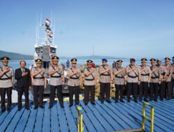HUT Bhayangkara ke-80, Kapolda Sulbar Irjen Adi Deriyan Tabur Bunga di Pangkalan Polairud Polda Sulbar