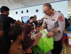 Di Pulau Terluar Mamuju, Kapolda Sulbar Datang Bagai Keluarga dan Bawa Kebahagiaan untuk Warga Pulau Ambo