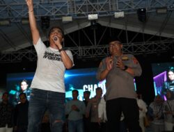 Panggung Gembira HUT Bhayangkara ke-80 Polda Sulbar: Stadion Manakarra Penuh Tawa dan Lagu Bareng Charly Van Houten
