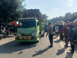 Bhabinkamtibmas Polsek Bambalamotu Amankan Aktivitas Pasar Tradisional, Wujudkan Rasa Aman bagi Masyarakat