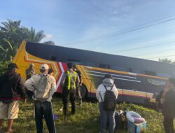 Diduga Akibat Baut Roda Terlepas, Bus Masuk Jurang di Tikke Raya, Satlantas Polres Pasangkayu Lakukan Penanganan