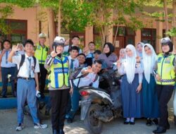 Dengan Pendekatan Akrab, Polantas Polda Sulbar Tanamkan Kesadaran Terrible Lalu Lintas Dikalangan Pelajar