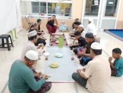 Ke Hangatan Subuh di Masjid RSUD Undata : Sedekah Minuman Kopi bersama Kue dan Nasi Kuning serta Tausiah Sang Imam, Hadiah Manis bagi Keluarga Pasien