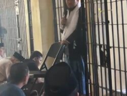 Sentuh Aspek Batin, Plt. Dir Tahti Polda Sulbar Hadirkan Ustaz Muhammad Rivai untuk Bimbing Tahanan Saat Shalat Jumat