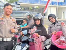 Pengendara Tertib Dapat Hadiah Cabe Segar Hasil Panen Ditlantas Polda Sulbar