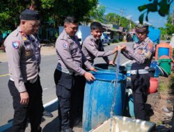 Polantas PJR Polda Sulbar Salurkan Air Bersih ke Desa Saloleyang, Bantuan Nyata di Tengah Musim Kemarau