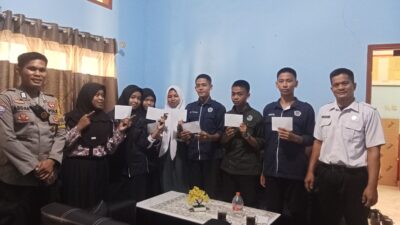 Polsek Bambalamotu Berikan Apresiasi kepada Paskibra, Semangat Nasionalisme Terus Ditanamkan